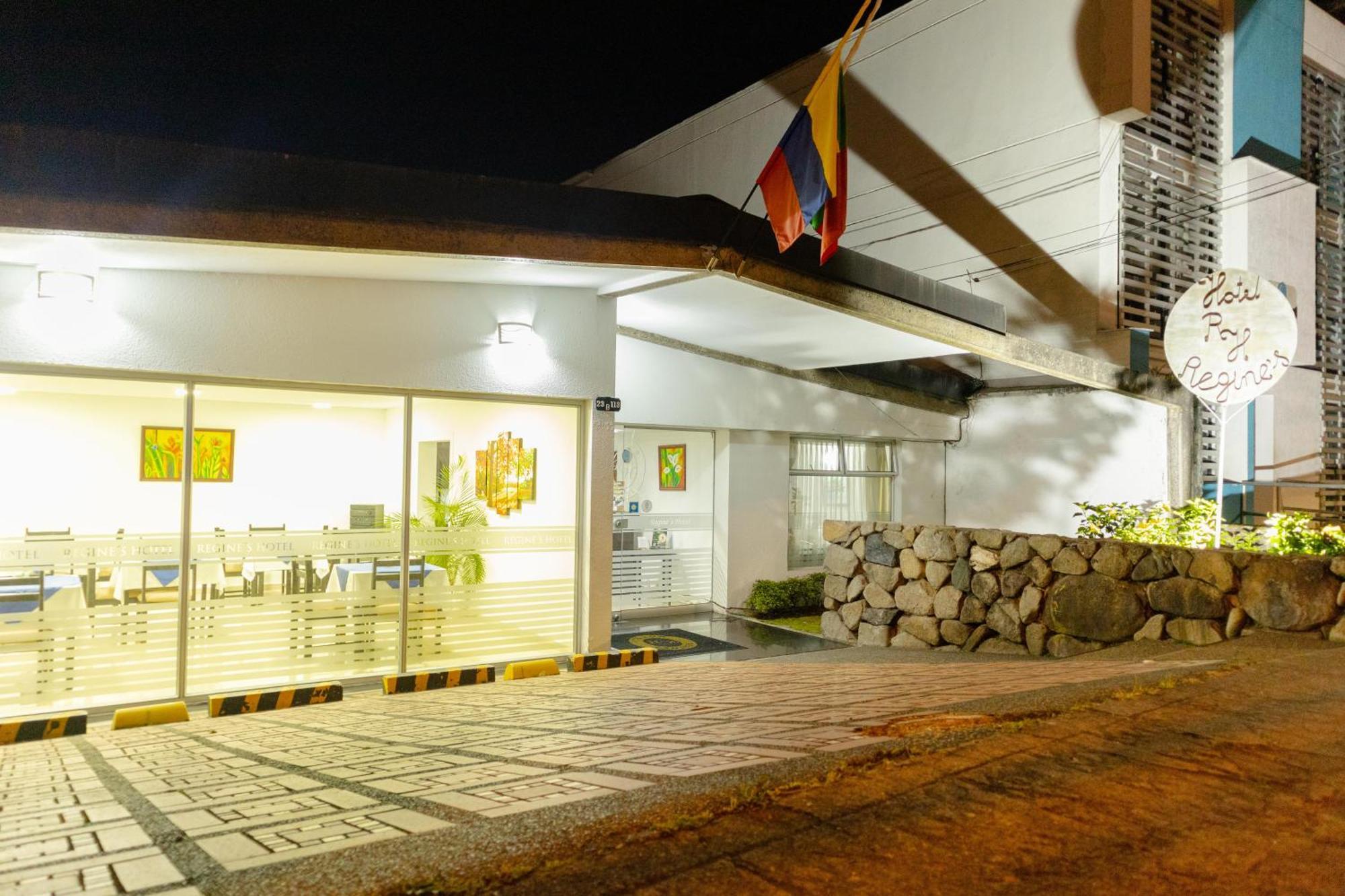 Hotel Regine'S Манисалес Екстериор снимка